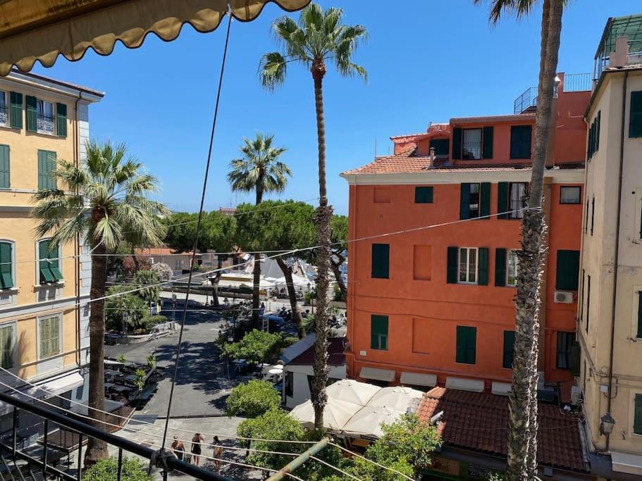 Appartamento Incantevole In Piazza Bresca, Sanremo Esterno foto