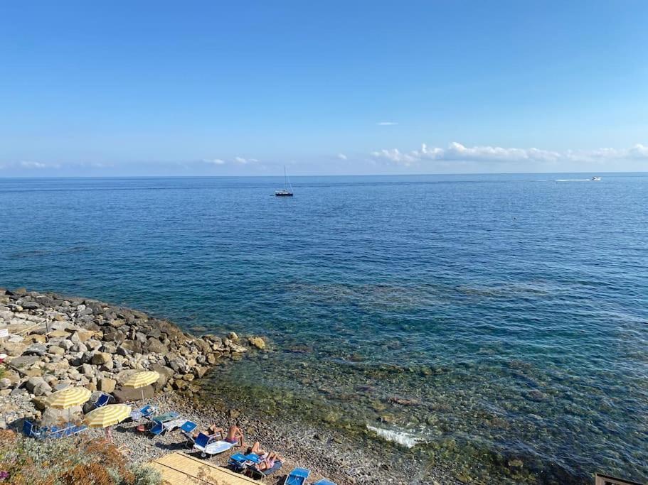 Appartamento Incantevole In Piazza Bresca, Sanremo Esterno foto