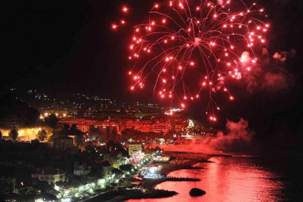 Appartamento Incantevole In Piazza Bresca, Sanremo Esterno foto